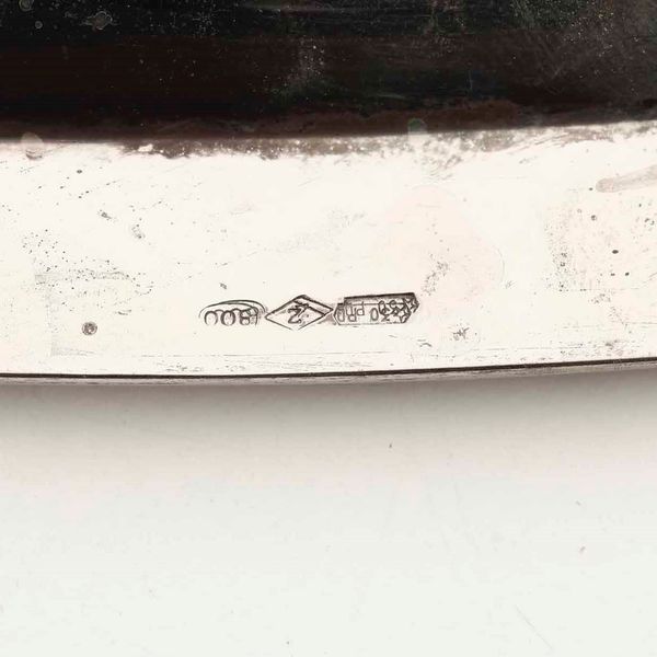 Vassoio ovale. Argento fuso e sagomato. Italia, XX secolo. Argentiere Zaramella, Padova.  - Asta Argenti - Associazione Nazionale - Case d'Asta italiane