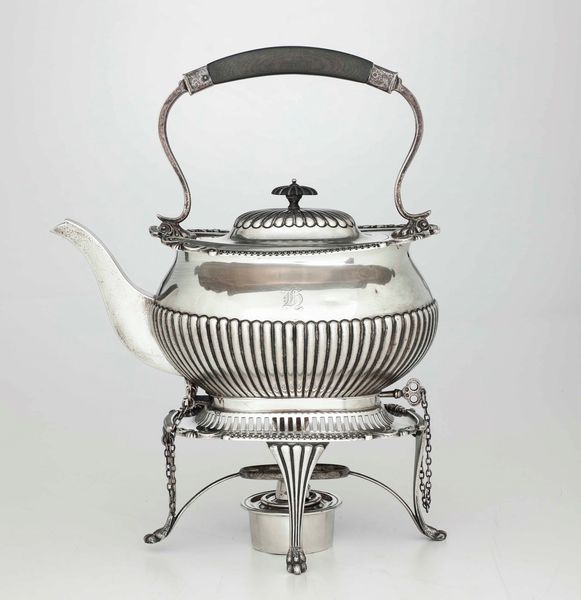 Cattle on stand in argento fuso, sbalzato e cesellato. Inghilterra, bollo della citt di Sheffield. Argentiere Martin Hall & Co. Ltd (marchio in uso dal 1912 al 1923)  - Asta Argenti - Associazione Nazionale - Case d'Asta italiane