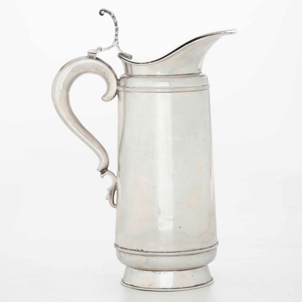 Versatoio. Argento fuso e sagomato. Argenteria milanese del XX secolo. Incisa scritta R.Miracoli & F.Milano  - Asta Argenti - Associazione Nazionale - Case d'Asta italiane