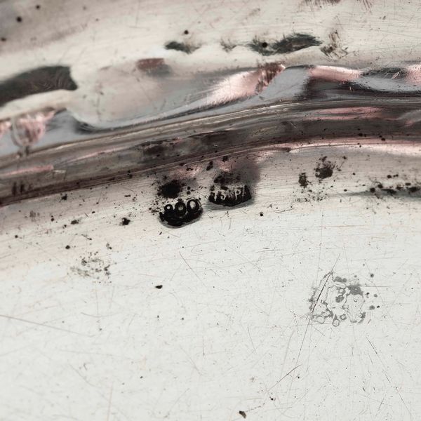 Alzata circolare con bordo traforato in argento. Argenteria siciliana del XX secolo. Argentiere Bonura & Cusimano, Palermo  - Asta Argenti - Associazione Nazionale - Case d'Asta italiane