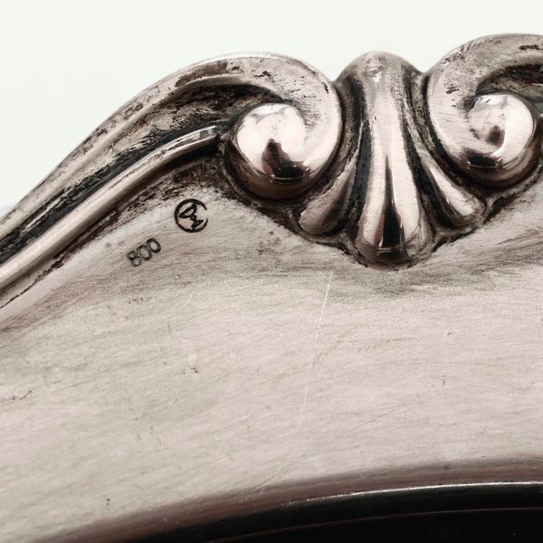 Due piatti in argento. Argenteria italiana del XX secolo, argentieri differenti  - Asta Argenti - Associazione Nazionale - Case d'Asta italiane