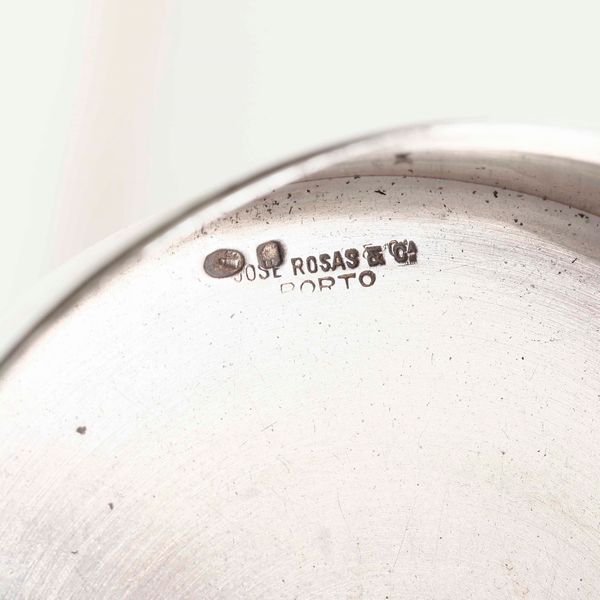 Lotto in argento composto da quattro scatole con coperchio, un vassoio, vaschetta con portacandele. Differenti epoche e manifatture  - Asta Argenti - Associazione Nazionale - Case d'Asta italiane