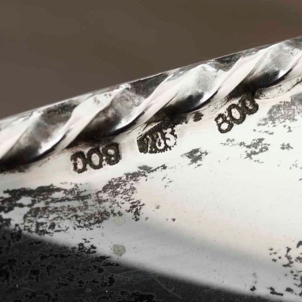 Porta grissini e raccogli briciole in argento. Argenteria italiana del XX secolo, argentieri differenti  - Asta Argenti - Associazione Nazionale - Case d'Asta italiane