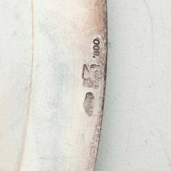 Lotto di quattro piatti in argento. Varie manifatture italiane del XX secolo  - Asta Argenti - Associazione Nazionale - Case d'Asta italiane