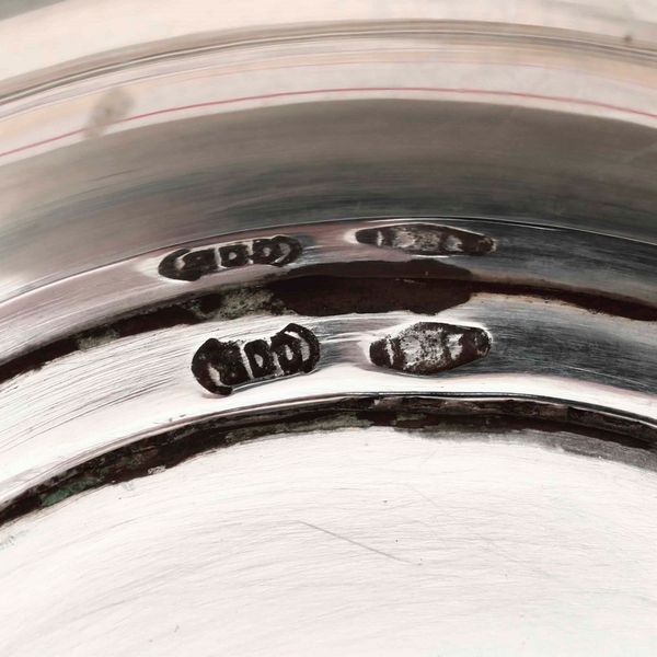 Centrotavola in argento. Argenteria italiana del XX secolo. Firenze (bollo dell'argentiere consunto e di difficile lettura)  - Asta Argenti - Associazione Nazionale - Case d'Asta italiane