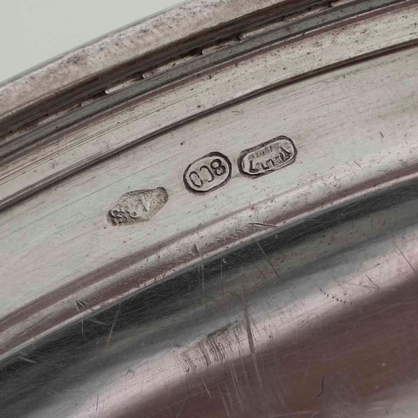 Lotto di tre vassoi in argento con incisioni nomi e data 1967. Argenteria italiana della seconda met del XX secolo  - Asta Argenti - Associazione Nazionale - Case d'Asta italiane