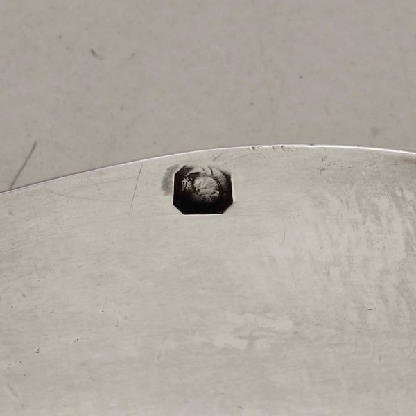 Lotto composto da una cestina, un porta bottiglie e vassoietto con manico in argento. Varie manifatture italiane del XX secolo  - Asta Argenti - Associazione Nazionale - Case d'Asta italiane