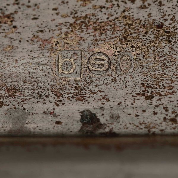 Lotto composto da piattino circolare, zuccheriera a due manici e piattino svuotatasche. Varie manifatture italiane del XX secolo  - Asta Argenti - Associazione Nazionale - Case d'Asta italiane