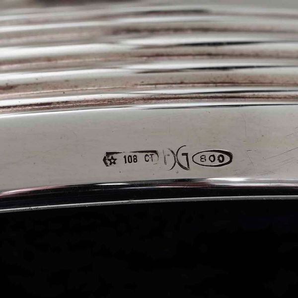 Coppia di candelabri in argento. Argenteria siciliana del XX-XXI secolo, Catania  - Asta Argenti - Associazione Nazionale - Case d'Asta italiane