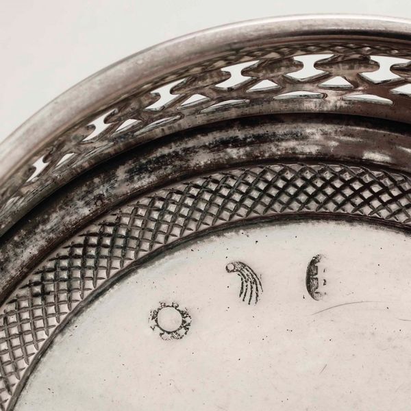 Lotto di sei sottobicchieri in argento. Argenteria italiana del XX secolo (Lombardia?)  - Asta Argenti - Associazione Nazionale - Case d'Asta italiane