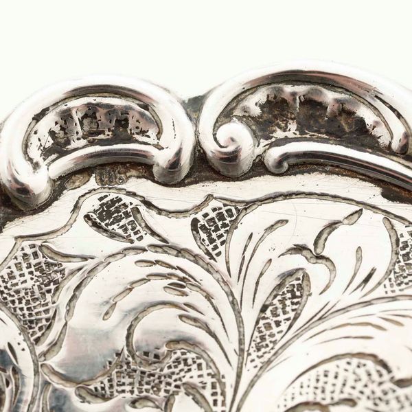 Piatto. Argento fuso, sagomato e cesellato. Argenteria artistica italiana del XX secolo  - Asta Argenti - Associazione Nazionale - Case d'Asta italiane