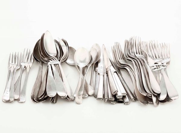 Insieme di posate d'argento. Differenti manifatture del XVIII-XIX secolo  - Asta Argenti - Associazione Nazionale - Case d'Asta italiane