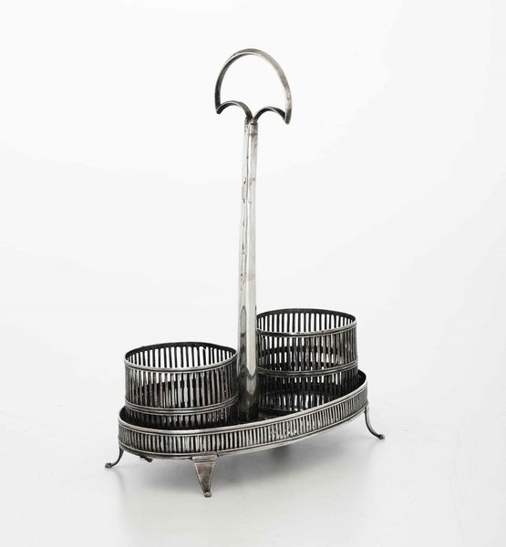 Oliera in argento. Francia o Italia XIX secolo  - Asta Argenti - Associazione Nazionale - Case d'Asta italiane