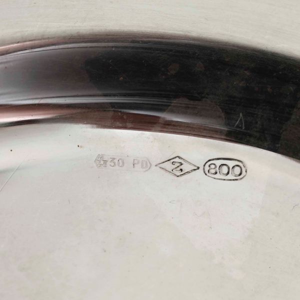 Dodici sottobicchieri in argento. Argenteria veneta del XX secolo. Argentiere Rino Greggio, Padova  - Asta Argenti - Associazione Nazionale - Case d'Asta italiane