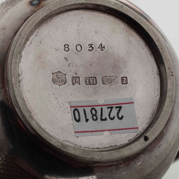 Servizio da t in metallo argentato. XX secolo  - Asta Argenti - Associazione Nazionale - Case d'Asta italiane