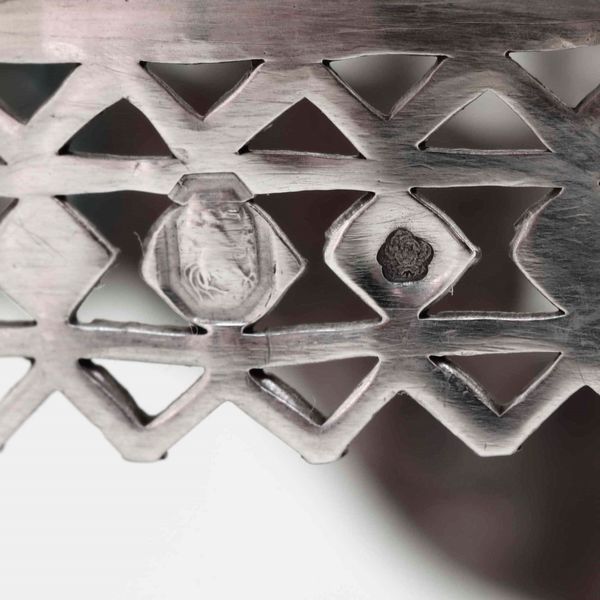 Saliera in argento e vetro blu cobalto. Francia XX secolo  - Asta Argenti - Associazione Nazionale - Case d'Asta italiane