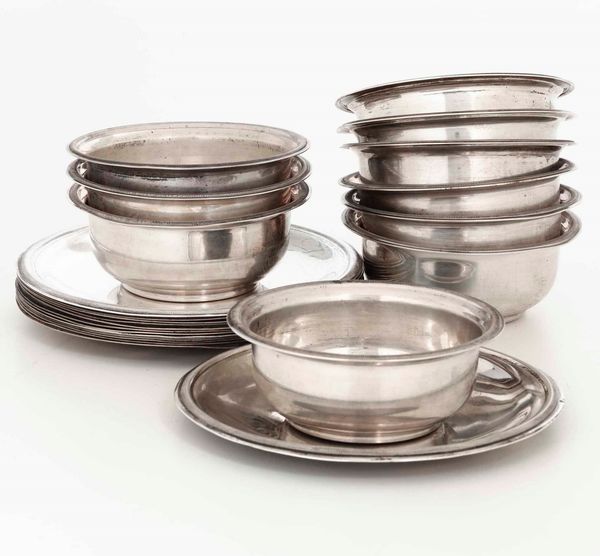 Gruppo di dieci lavadita con relativi sottopiatti in argento. Manifattura europea, inizio XIX secolo  - Asta Argenti - Associazione Nazionale - Case d'Asta italiane