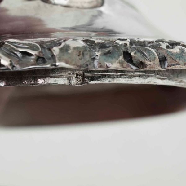 Zuccheriera in argento fuso, sbalzato e cesellato, Napoli, XIX secolo  - Asta Argenti - Associazione Nazionale - Case d'Asta italiane