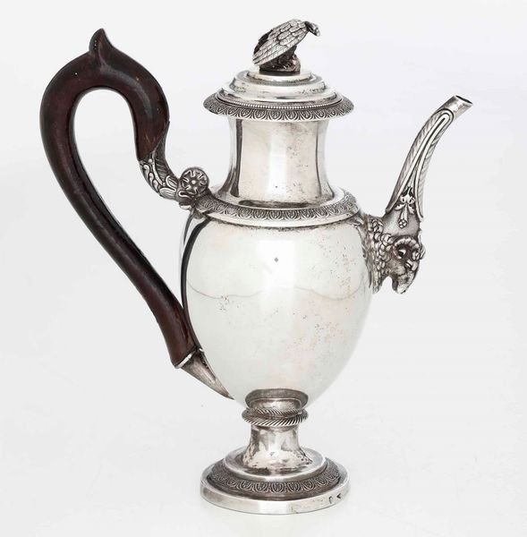 Caffettiera in argento. Manifattura lombardo veneta del XIX secolo. Bolli non pertinenti  - Asta Argenti - Associazione Nazionale - Case d'Asta italiane