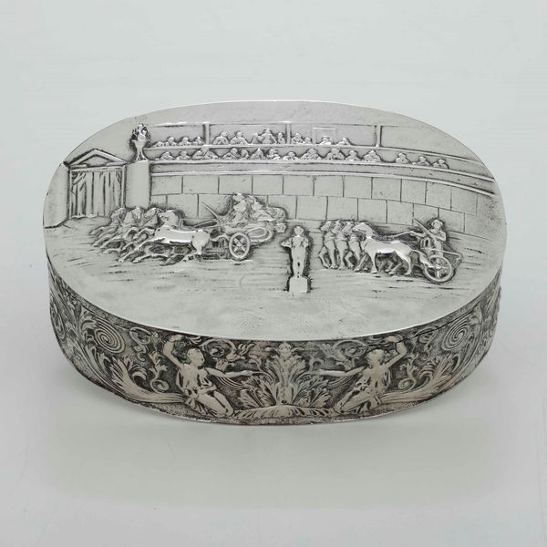 Scatola. Argento fuso e cesellato. Argenteria europea del XX secolo (apparentemente priva di punzonatura).  - Asta Argenti - Associazione Nazionale - Case d'Asta italiane