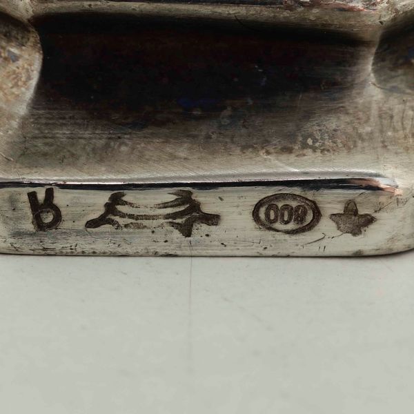 Tre ussari in argento fuso, cesellato e dorato. Argenteria artistica italiana del XX-XXI secolo  - Asta Argenti - Associazione Nazionale - Case d'Asta italiane