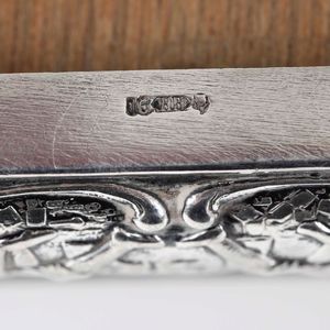 Portagioie. Argento fuso, sagomato e cesellato. Manifattura europea del XIX-XX secolo  - Asta Argenti - Associazione Nazionale - Case d'Asta italiane