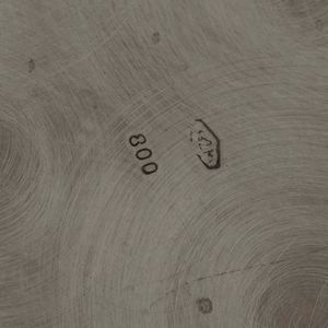 Due grandi piatti in argento. Argenteria italiana del XX secolo  - Asta Argenti - Associazione Nazionale - Case d'Asta italiane