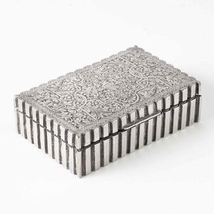 Scatola rivestita in argento inciso. Argenteria italiana del XX secolo  - Asta Argenti - Associazione Nazionale - Case d'Asta italiane