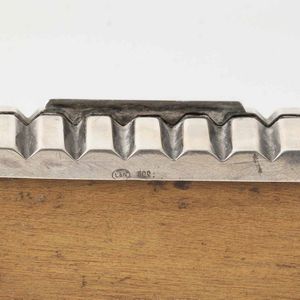 Scatola rivestita in argento inciso. Argenteria italiana del XX secolo  - Asta Argenti - Associazione Nazionale - Case d'Asta italiane
