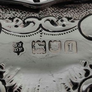 Coppa. Argento fuso, sagomato e cesellato. Londra 1906 (argentiere non identificato)  - Asta Argenti - Associazione Nazionale - Case d'Asta italiane