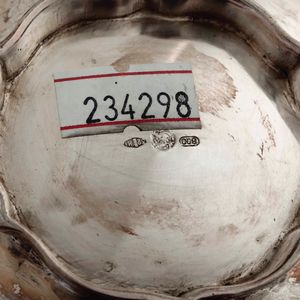 Caffettiera, teiera e lattiera in argento. Argenteria milanese del XX secolo. Due pezzi argentiere Vittorio Beccaro e uno argentiere Bruno Maran & F.lli  - Asta Argenti - Associazione Nazionale - Case d'Asta italiane