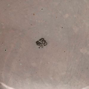 Lotto di due vassoi e due ciotole in argento. Varie manifatture italiane del XX secolo  - Asta Argenti - Associazione Nazionale - Case d'Asta italiane