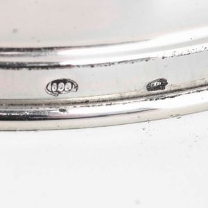 Vaso in vetro poggiante su base in argento, Italia XX secolo  - Asta Argenti - Associazione Nazionale - Case d'Asta italiane