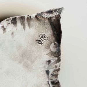 Tre ciotole a foglia in argento. Argenteria italiana del XX secolo. Argentieri differenti  - Asta Argenti - Associazione Nazionale - Case d'Asta italiane