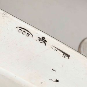 Lotto di tre vassoi diversi. Argenteria italiana del XX secolo, argentieri differenti  - Asta Argenti - Associazione Nazionale - Case d'Asta italiane