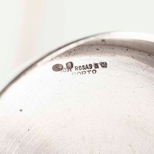 Lotto in argento composto da quattro scatole con coperchio, un vassoio, vaschetta con portacandele. Differenti epoche e manifatture  - Asta Argenti - Associazione Nazionale - Case d'Asta italiane