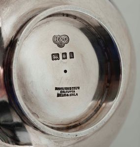 Servizio da t in argento sterling. Tre pezzi Inghilterra marchio della citt di Londra, lattiera argenteria milanese del XX secolo, argantiere F.lli Cacchione  - Asta Argenti - Associazione Nazionale - Case d'Asta italiane