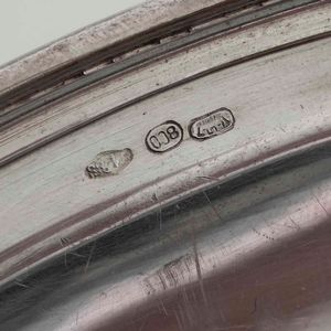 Lotto di tre vassoi in argento con incisioni nomi e data 1967. Argenteria italiana della seconda met del XX secolo  - Asta Argenti - Associazione Nazionale - Case d'Asta italiane