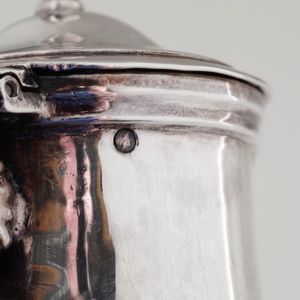 Bricco in argento primo titolo fuso e sbalzato. Parigi 1803-1819  - Asta Argenti - Associazione Nazionale - Case d'Asta italiane