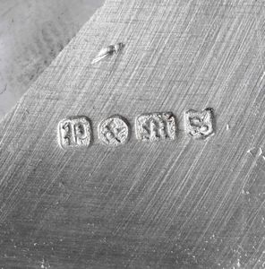 Grande cruet in metallo argentato. Inghilterra (?) XIX-XX secolo  - Asta Argenti - Associazione Nazionale - Case d'Asta italiane