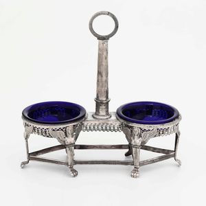 Saliera in argento e vetro blu cobalto. Francia XX secolo  - Asta Argenti - Associazione Nazionale - Case d'Asta italiane