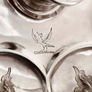 Bugia in argento fuso e sbalzato. Inghilterra, citt di Londra, marchi consunti di difficile lettura, probabile XVIII secolo  - Asta Argenti - Associazione Nazionale - Case d'Asta italiane