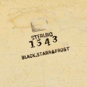 Ciotola. Argento sterling fuso, sbalzato, cesellato e dorato. Stati Uniti XX secolo. Argentiere Black, Starr & Frost  - Asta Argenti - Associazione Nazionale - Case d'Asta italiane