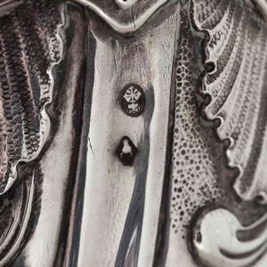 Caffettiera argento fuso, sbalzato e cesellato. Probabilmente Torino XIX-XX secolo  - Asta Argenti - Associazione Nazionale - Case d'Asta italiane