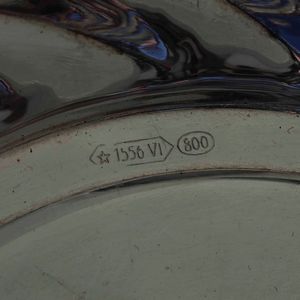 Lotto di due ciotole e un piattino rettangolare in argento. Argenteria italiana del XX secolo, argentieri differenti  - Asta Argenti - Associazione Nazionale - Case d'Asta italiane