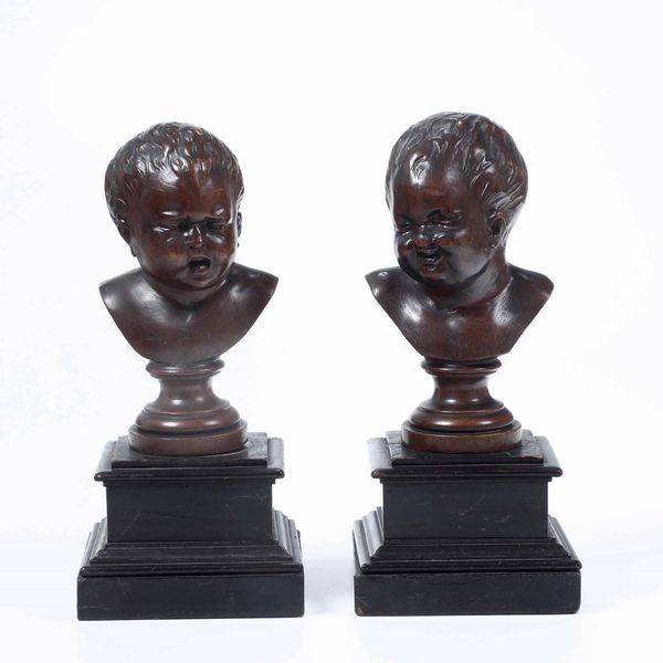 Coppia di putti. Legno scolpito. XIX-XX secolo  - Asta Scultura - Associazione Nazionale - Case d'Asta italiane