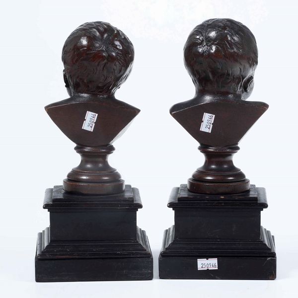 Coppia di putti. Legno scolpito. XIX-XX secolo  - Asta Scultura - Associazione Nazionale - Case d'Asta italiane