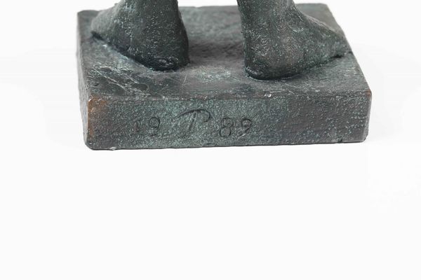 Figura femminile in bronzo. Fonditore del XX secolo  - Asta Scultura - Associazione Nazionale - Case d'Asta italiane