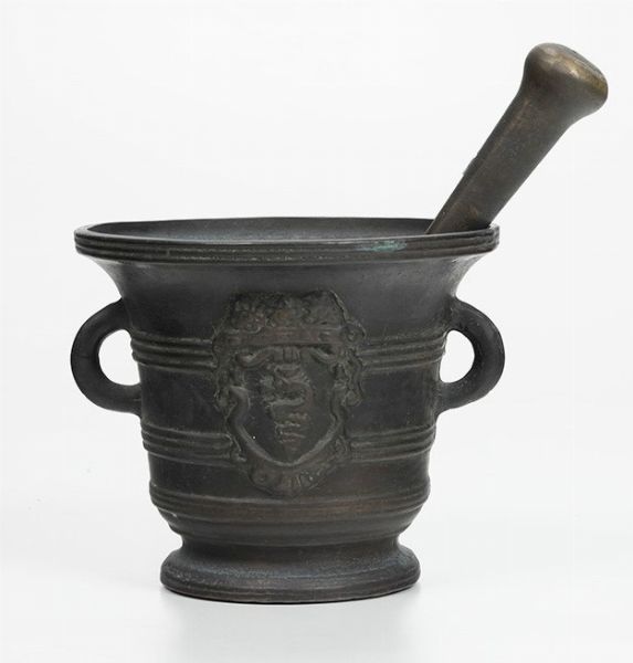Mortaio in bronzo con pestello, Monte Farmaco  - Asta Scultura - Associazione Nazionale - Case d'Asta italiane
