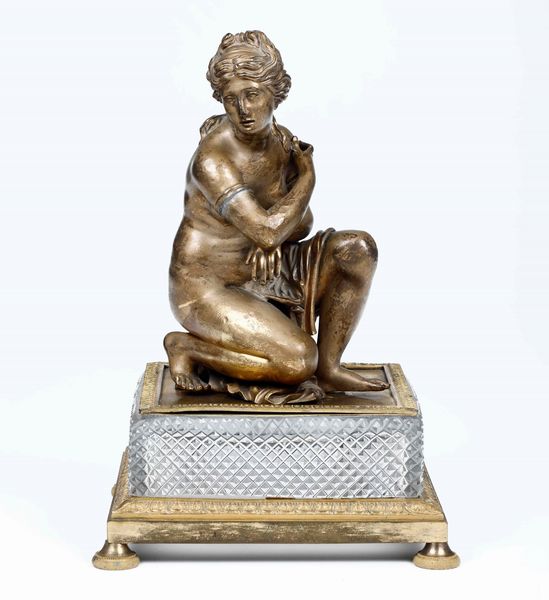 Venere accovacciata in bronzo dorato, XX secolo  - Asta Scultura - Associazione Nazionale - Case d'Asta italiane